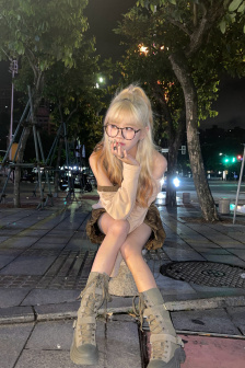 小兔子被蛇用两根WRITEAS